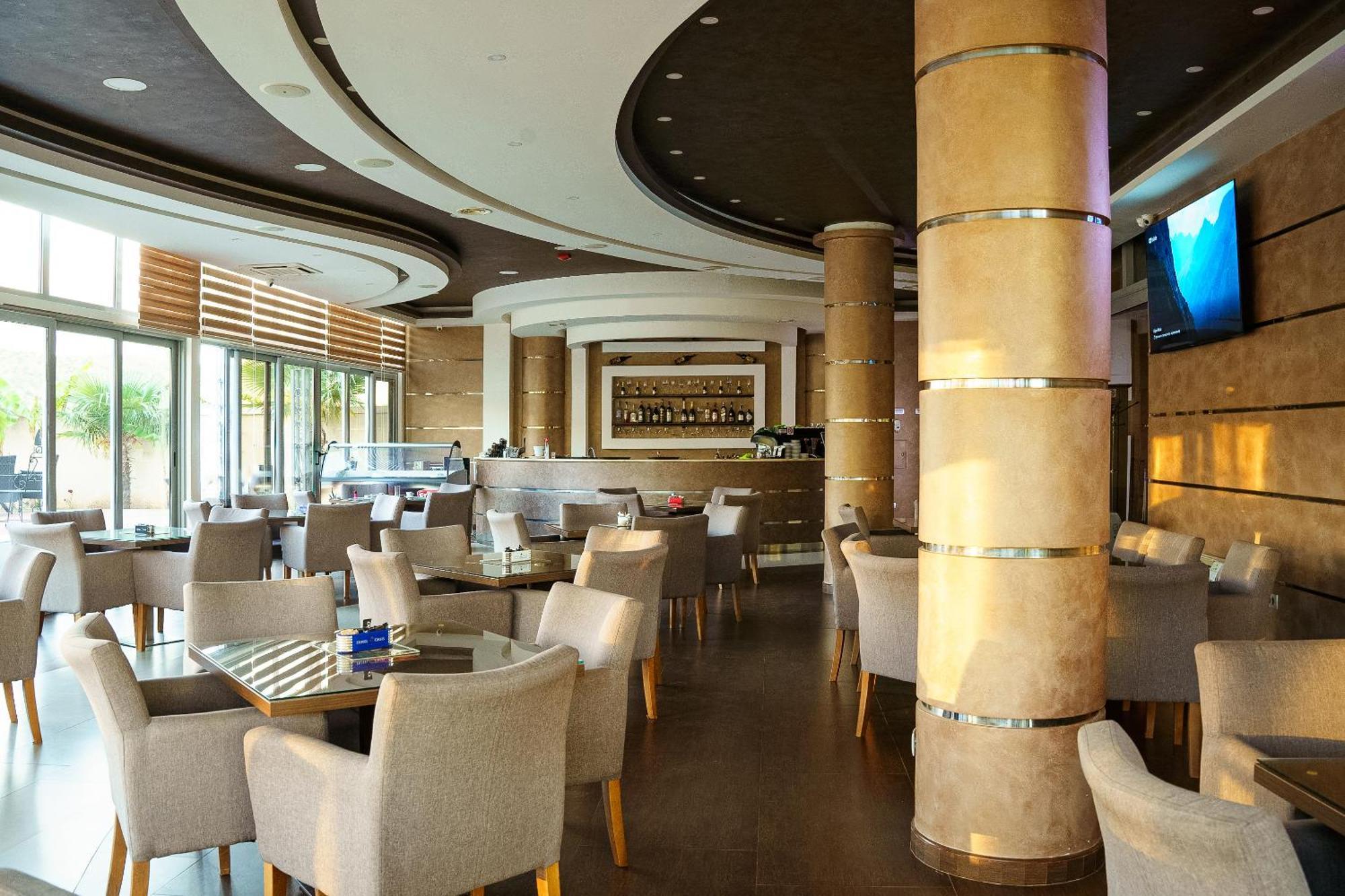 Hotel Oasis Подгорица Экстерьер фото