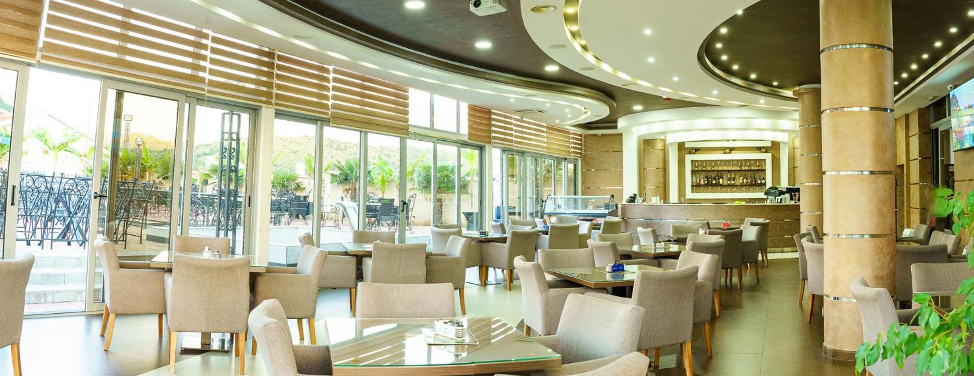 Hotel Oasis Подгорица Экстерьер фото