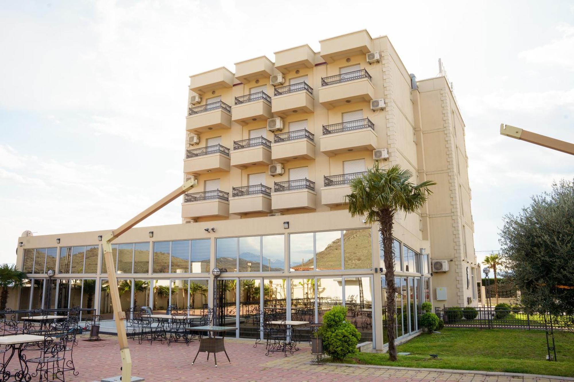 Hotel Oasis Подгорица Экстерьер фото