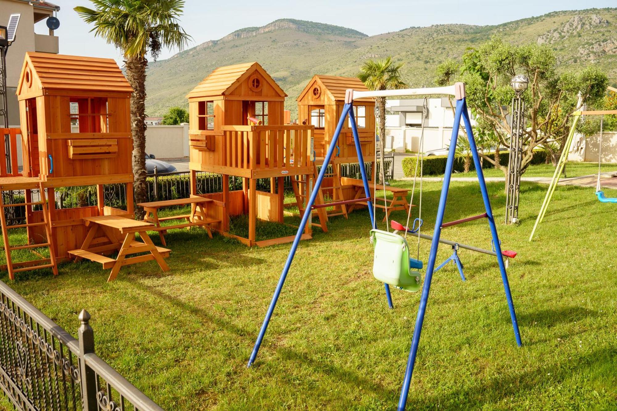 Hotel Oasis Подгорица Экстерьер фото