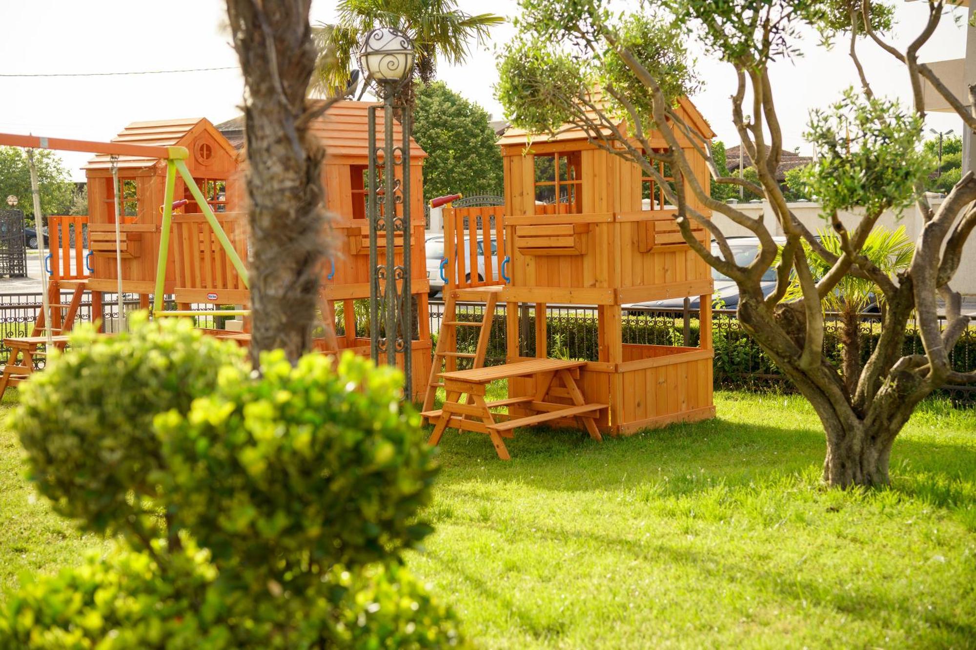Hotel Oasis Подгорица Экстерьер фото