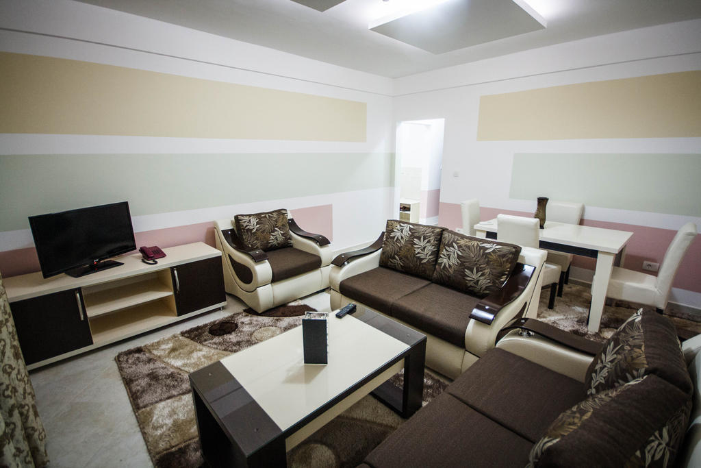 Hotel Oasis Подгорица Экстерьер фото