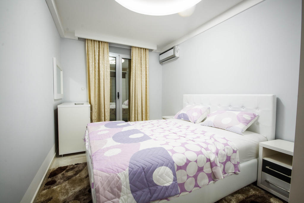Hotel Oasis Подгорица Экстерьер фото